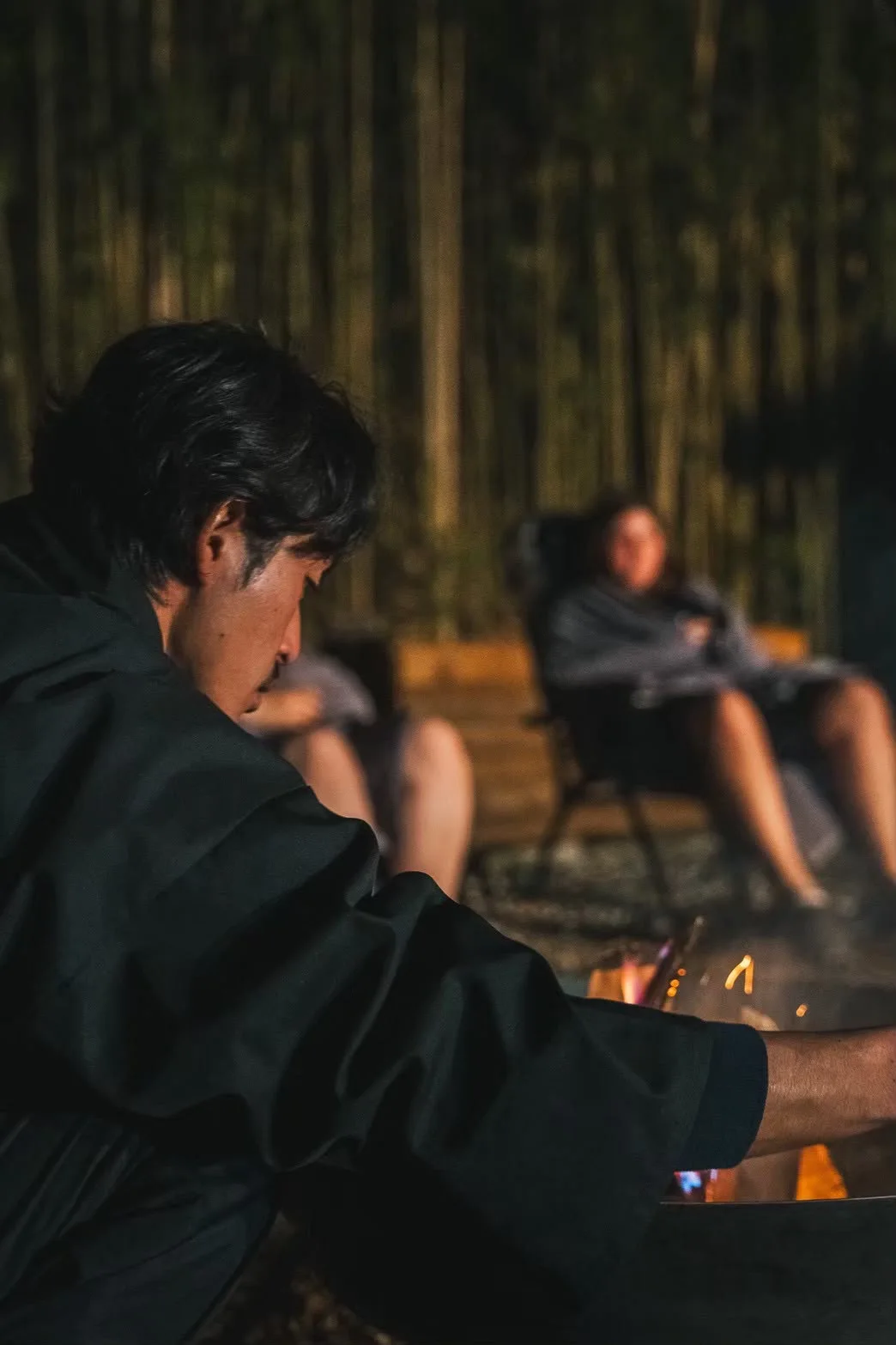 An evening together beside the fire in the bamboo grove